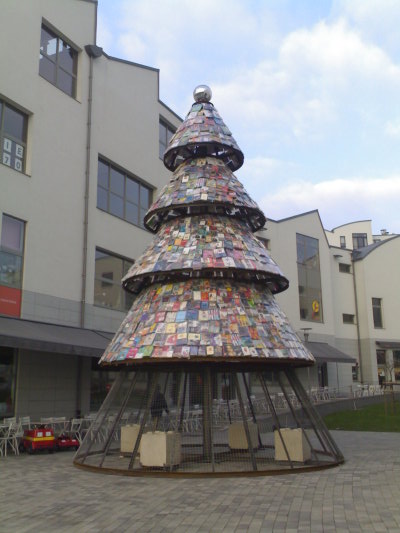 Comic book Christmas tree