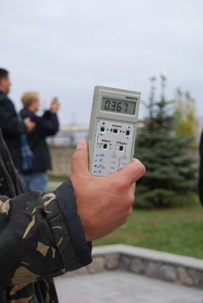 Chernobyl - Radiation level outside Reactor 4 security perimeter