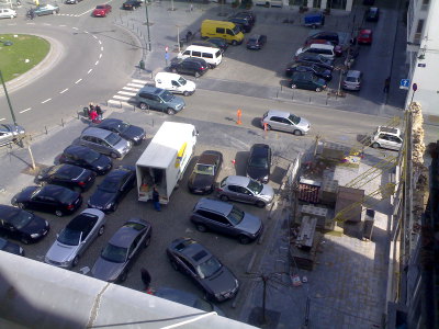 Moving van tetris on Place Rouppe