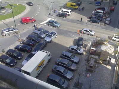 Moving van tetris on Place Rouppe