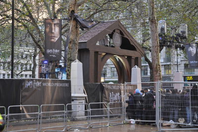 Harry Potter and the Deathly Hallows: Part 1 (Premier on Leicester Square) - Fans around Leicester Square