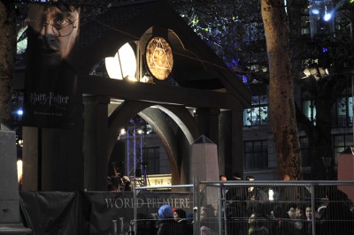 Harry Potter and the Deathly Hallows: Part 1 (Premier on Leicester Square) - Fans around Leicester Square