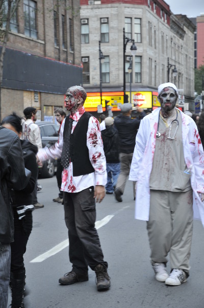 Marche de Zombies de Montréal 2011 - We've been spotted